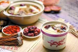 春夏潮湿季 鸡骨草煲汤可保肝护肝