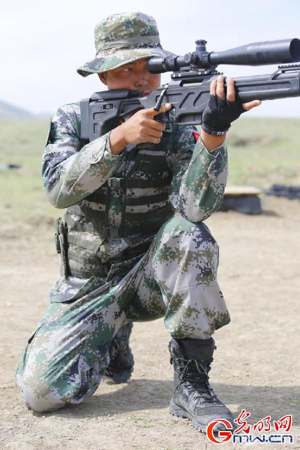 【网络媒体国防行】人物特写:“狙击兵王”诞生记