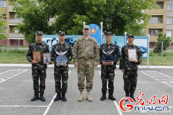 【网络媒体国防行】人物特写:“狙击兵王”诞生记