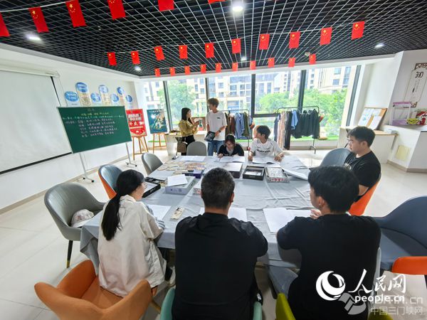 剧本杀《鲸落》正在排练。人民网记者 王佩摄